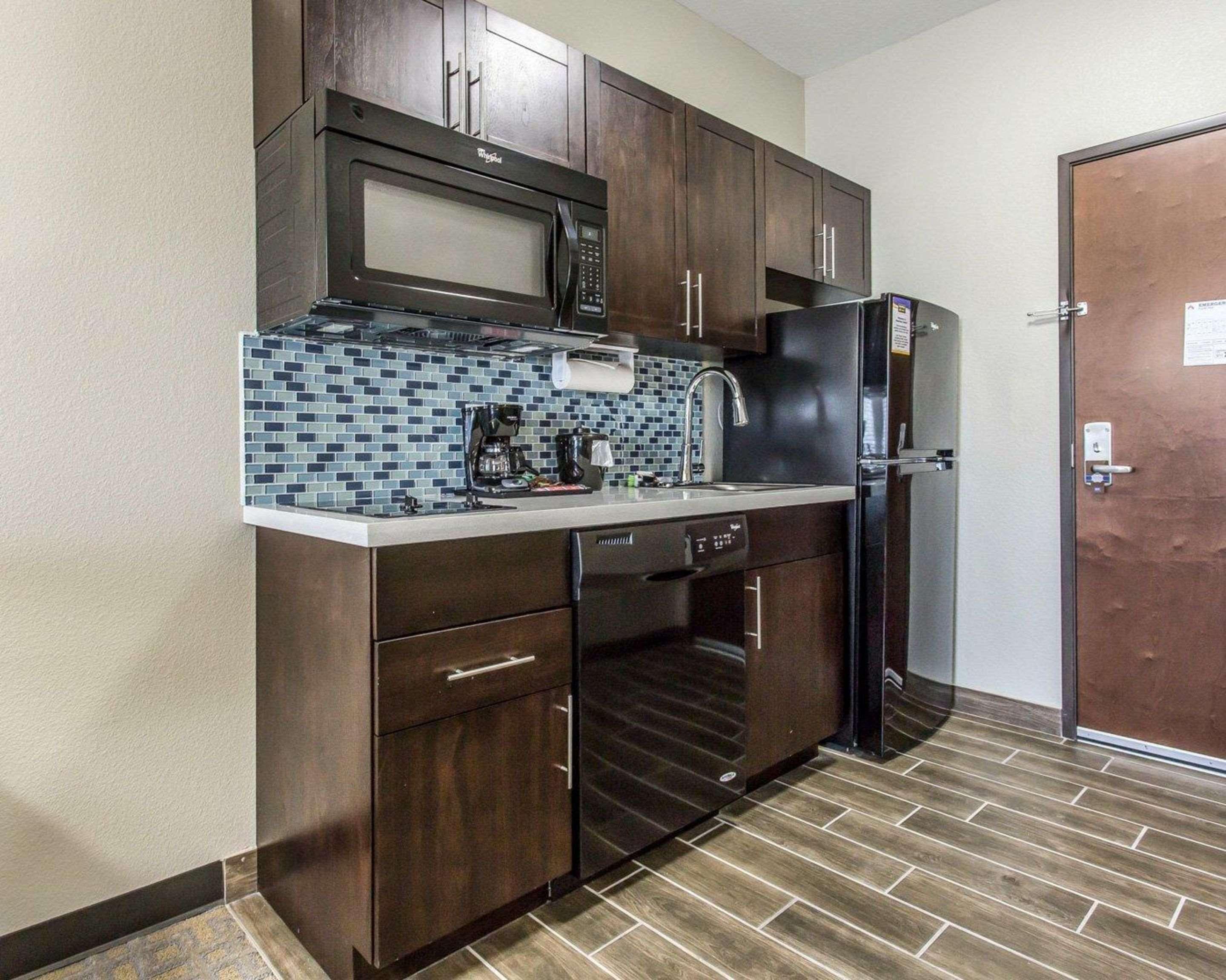 Mainstay Suites Midland Ngoại thất bức ảnh